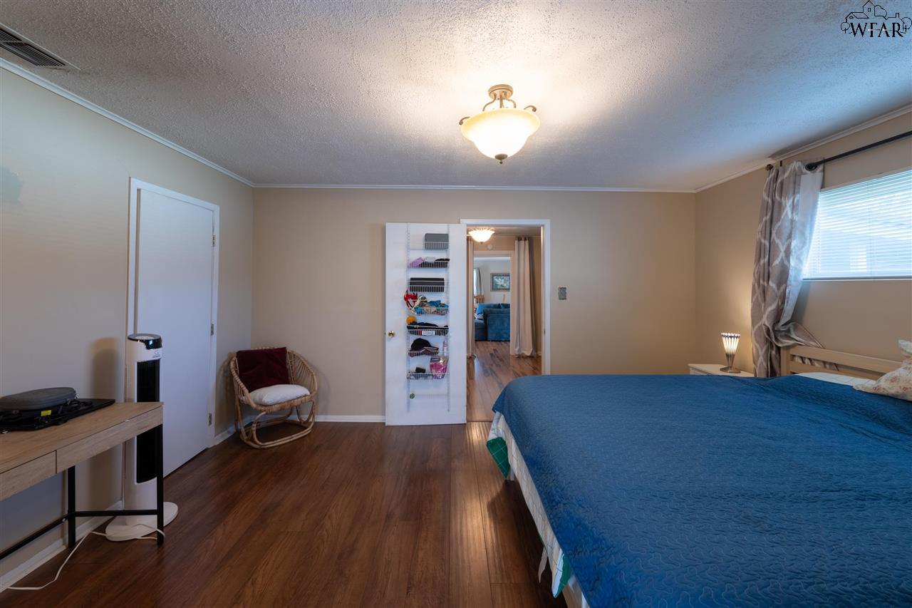 215 W Spring Street, Henrietta, Texas image 19