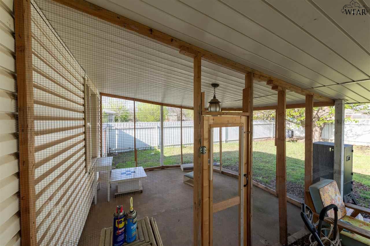 215 W Spring Street, Henrietta, Texas image 28
