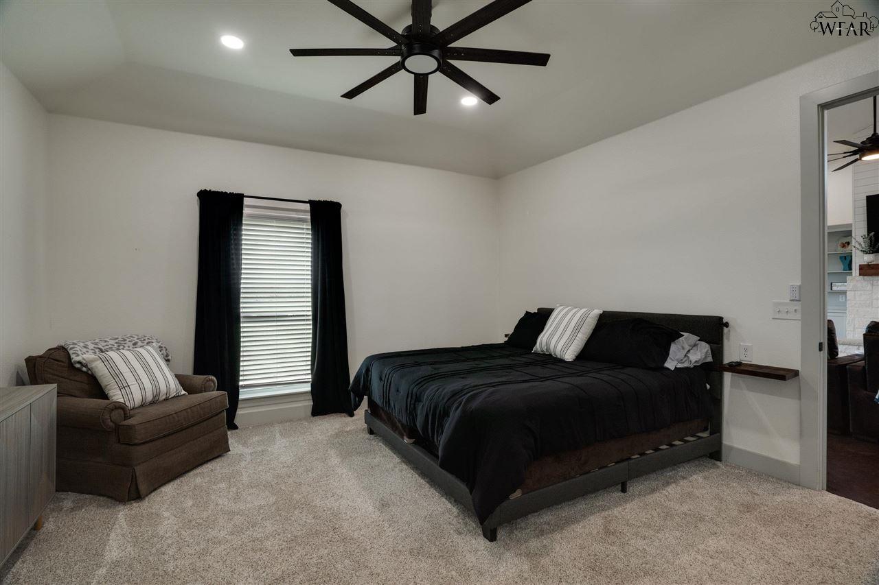 611 Andy Kenyon Road, Iowa Park, Texas image 12