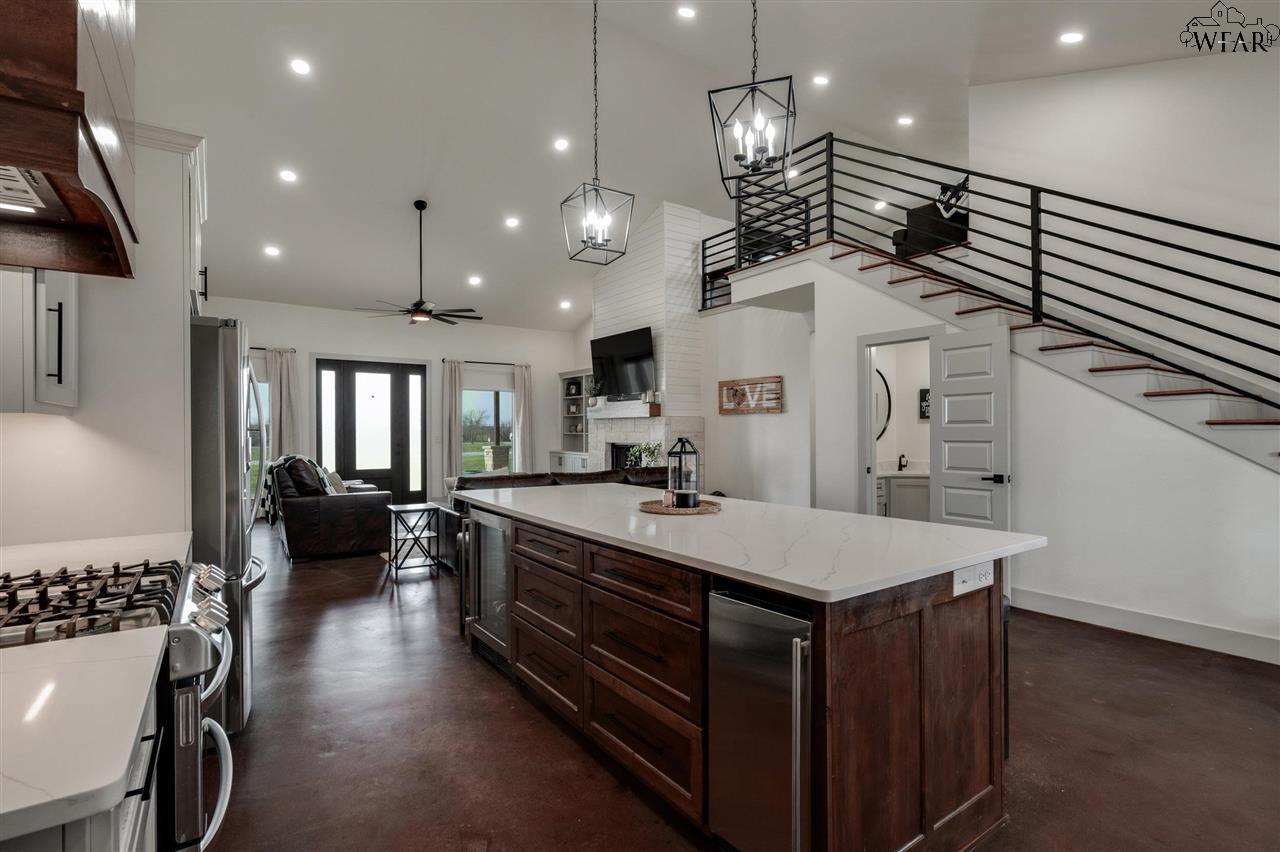 611 Andy Kenyon Road, Iowa Park, Texas image 10