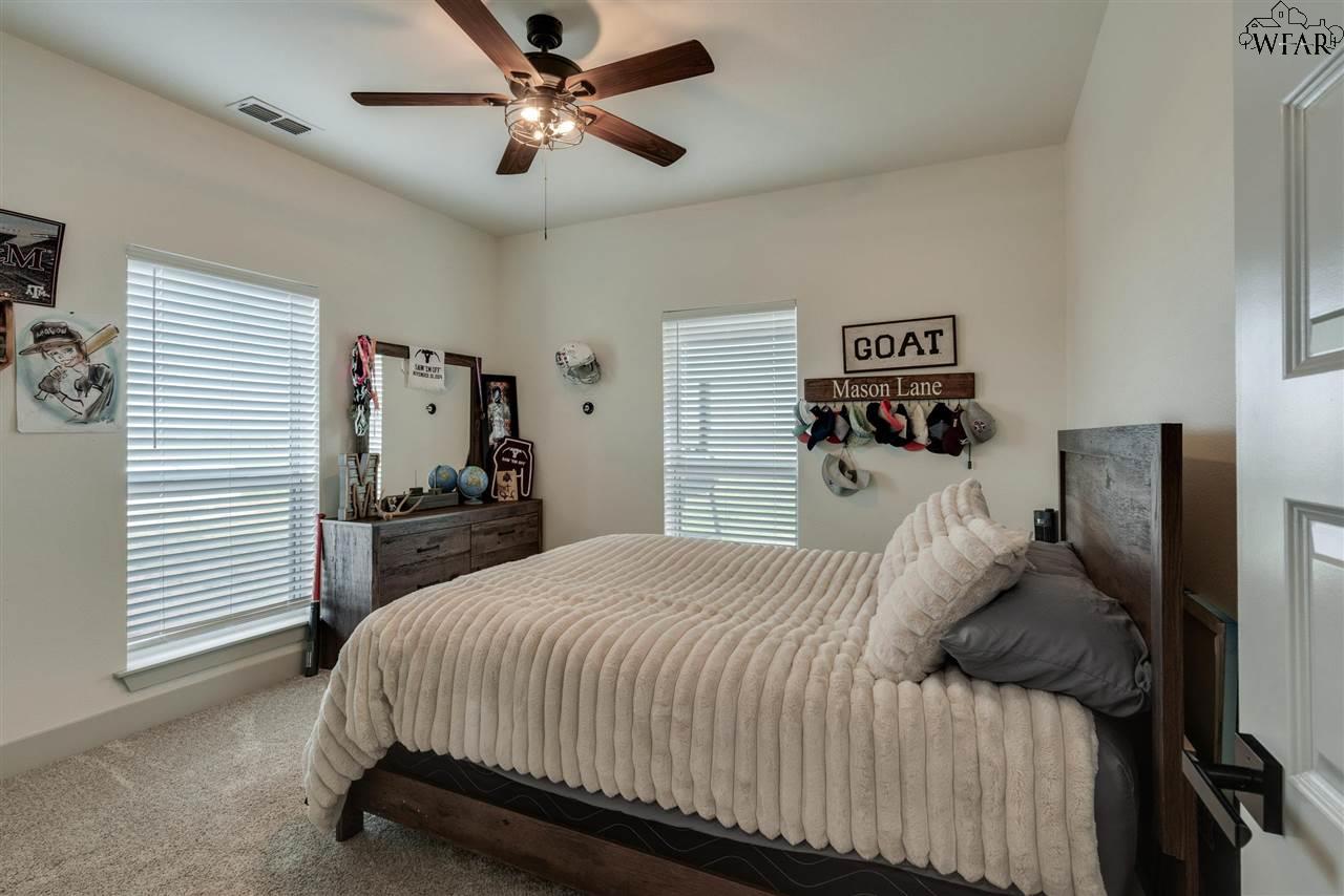 611 Andy Kenyon Road, Iowa Park, Texas image 16