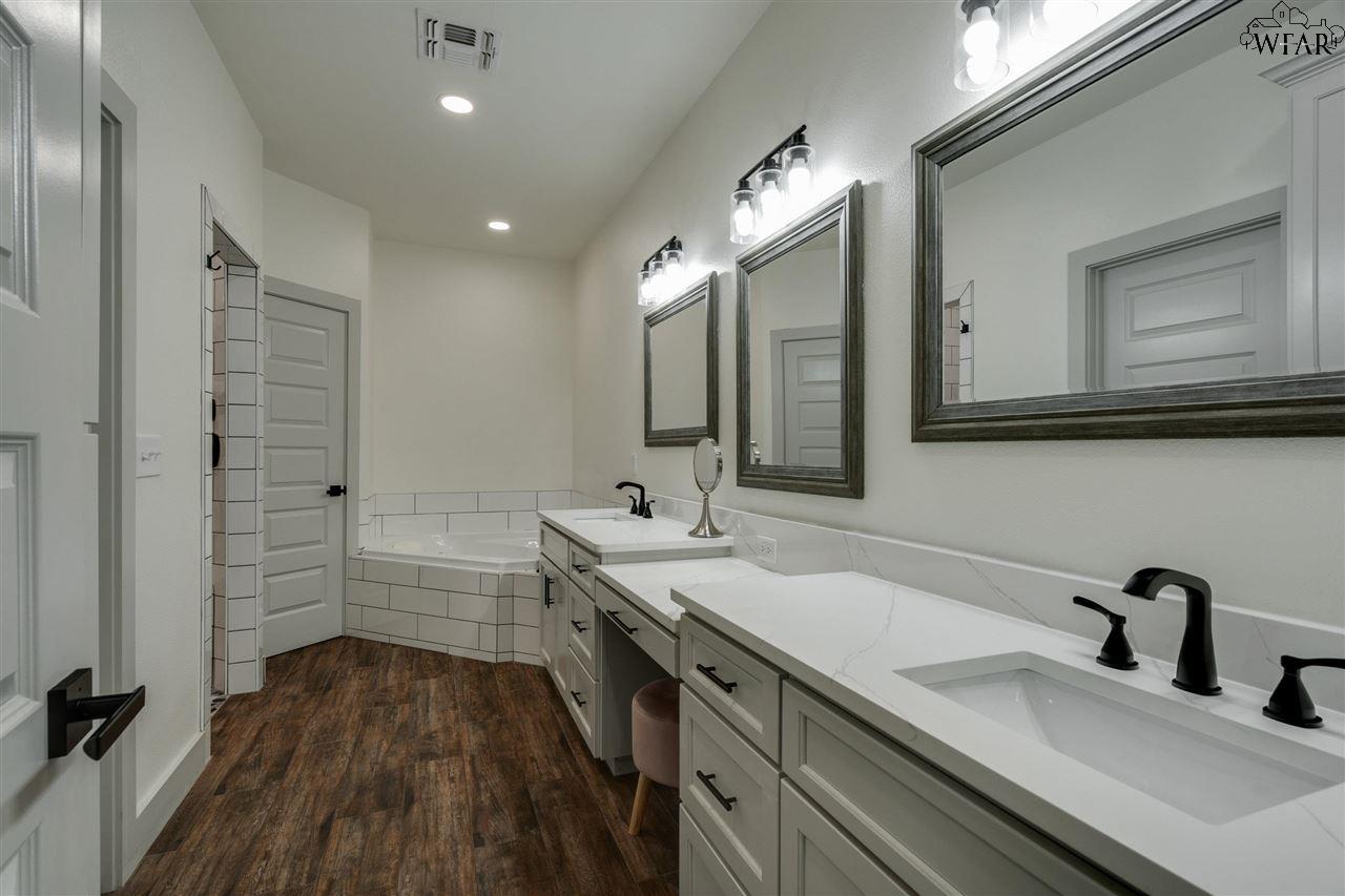 611 Andy Kenyon Road, Iowa Park, Texas image 13