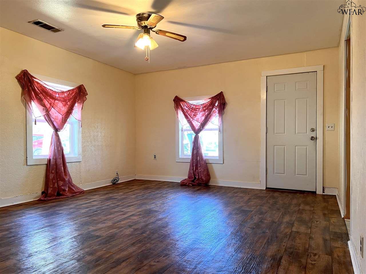 2109 Bismarck Street, Vernon, Texas image 2
