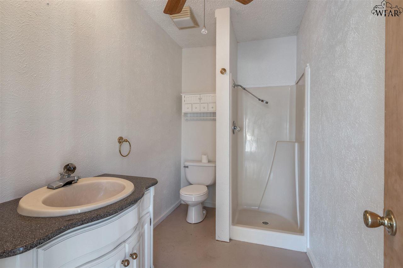 921 Kiowa Drive, Burkburnett, Texas image 25