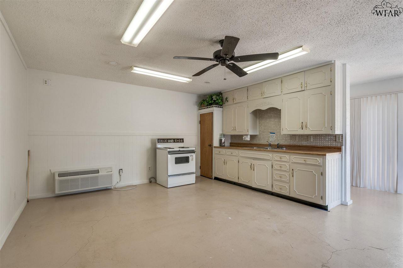 921 Kiowa Drive, Burkburnett, Texas image 23