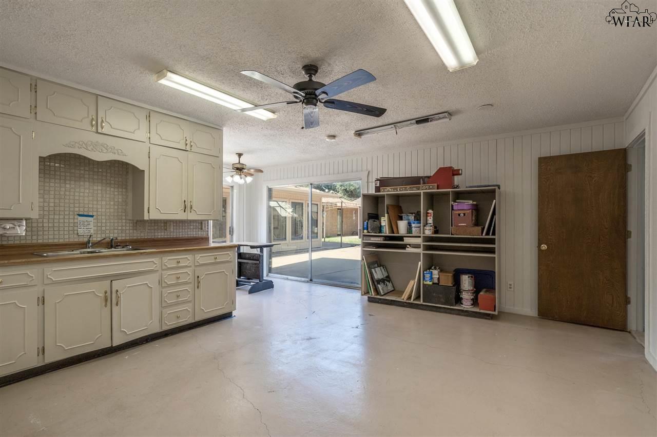 921 Kiowa Drive, Burkburnett, Texas image 24