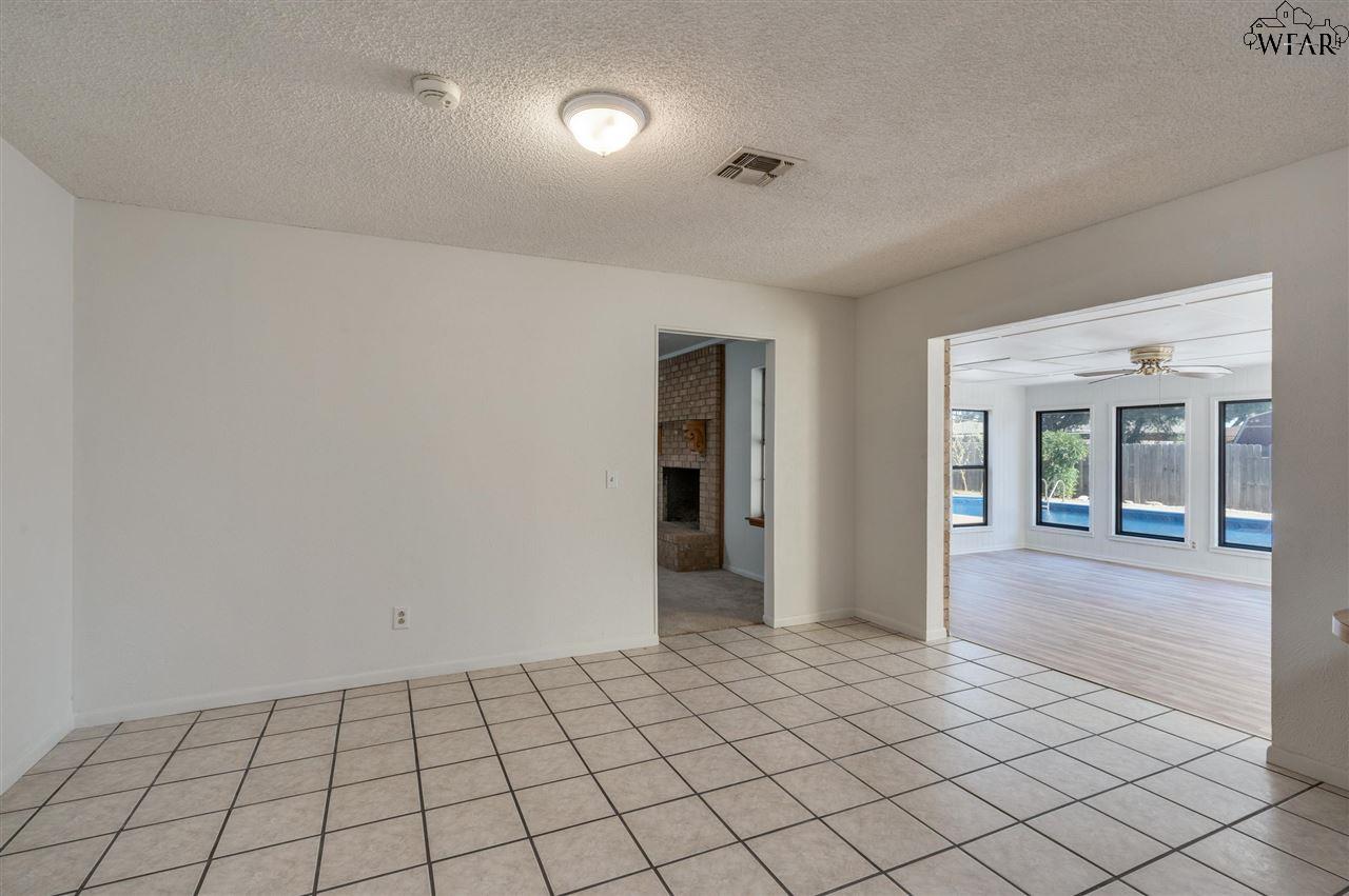 921 Kiowa Drive, Burkburnett, Texas image 8