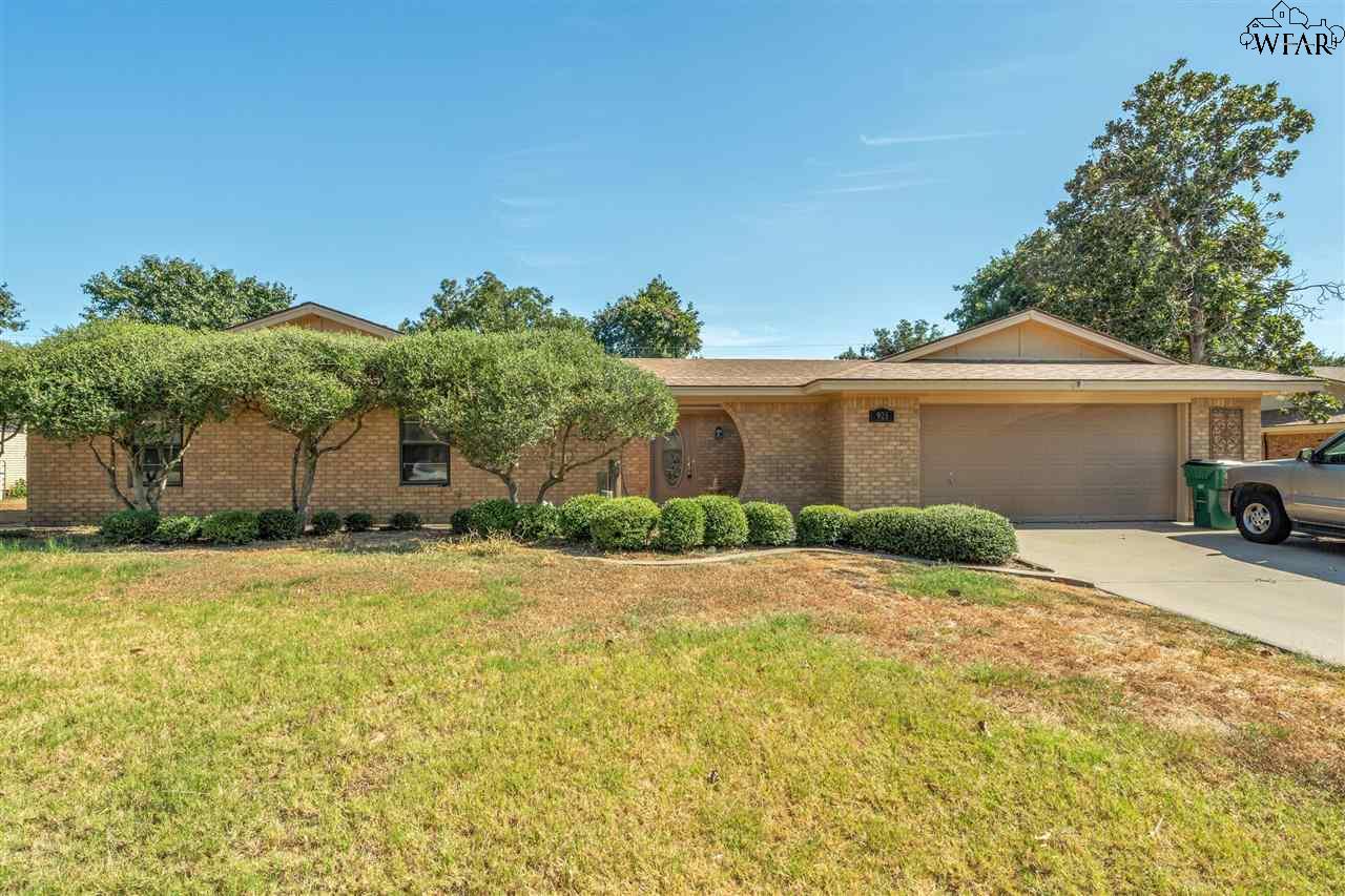 921 Kiowa Drive, Burkburnett, Texas image 1