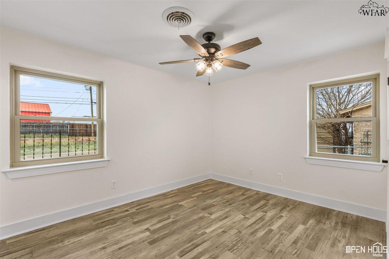 504 W Rebecca Avenue, Iowa Park, Texas image 14