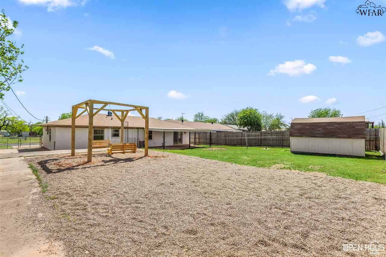 504 W Rebecca Avenue, Iowa Park, Texas image 27