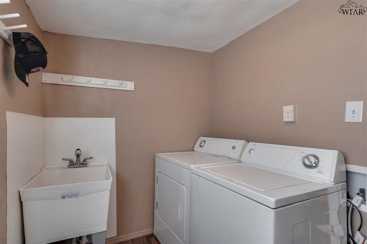 1538 S South Lake Road, Holliday, Texas image 10
