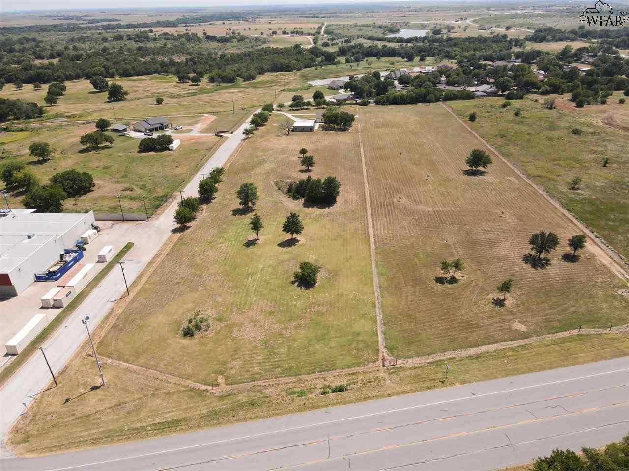 1413 E Omega Street, Henrietta, Texas image 3
