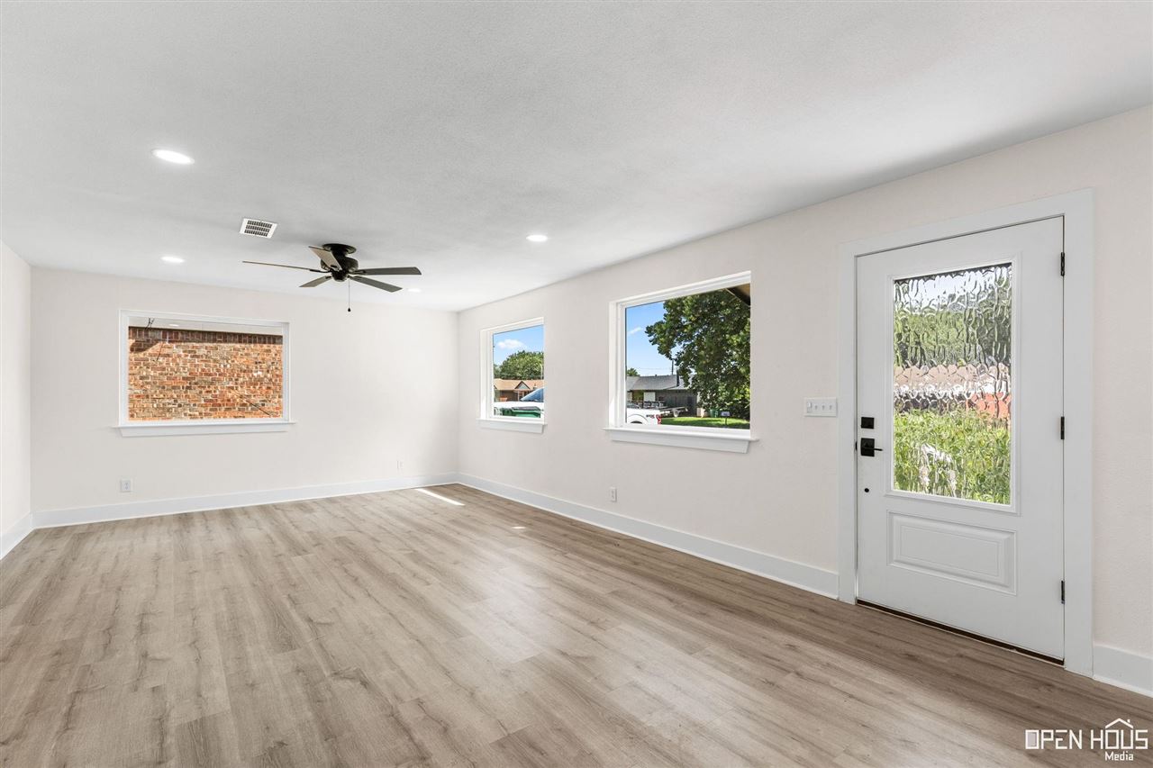 1008 Lincoln Drive, Iowa Park, Texas image 4