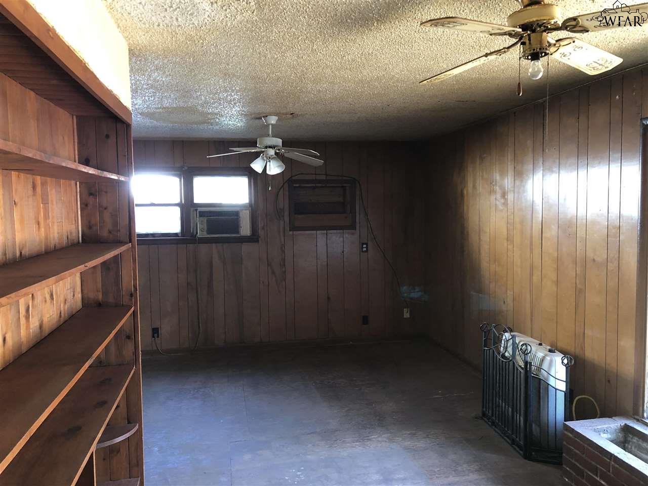 407 W Harrison Street, Electra, Texas image 17