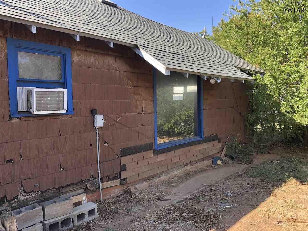 407 W Harrison Street, Electra, Texas image 8