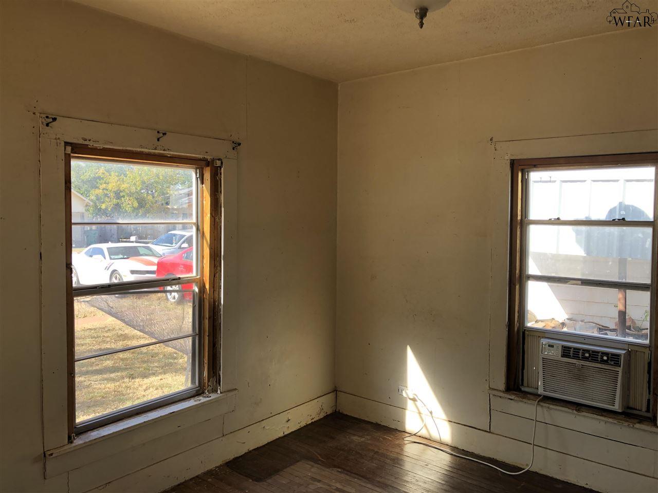 407 W Harrison Street, Electra, Texas image 13