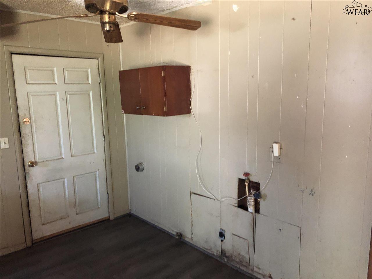 407 W Harrison Street, Electra, Texas image 20