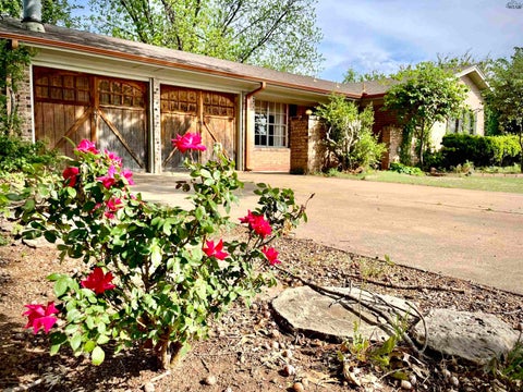 Homes For Sale - 913 S Preston Road<br/> Wichita County, Burkburnett, TX 76367