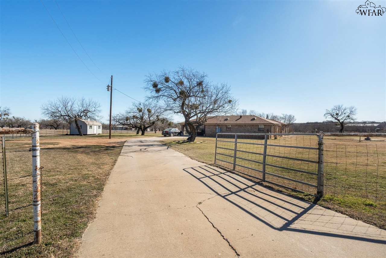 144 Crest Trail, Wichita Falls, Texas image 1
