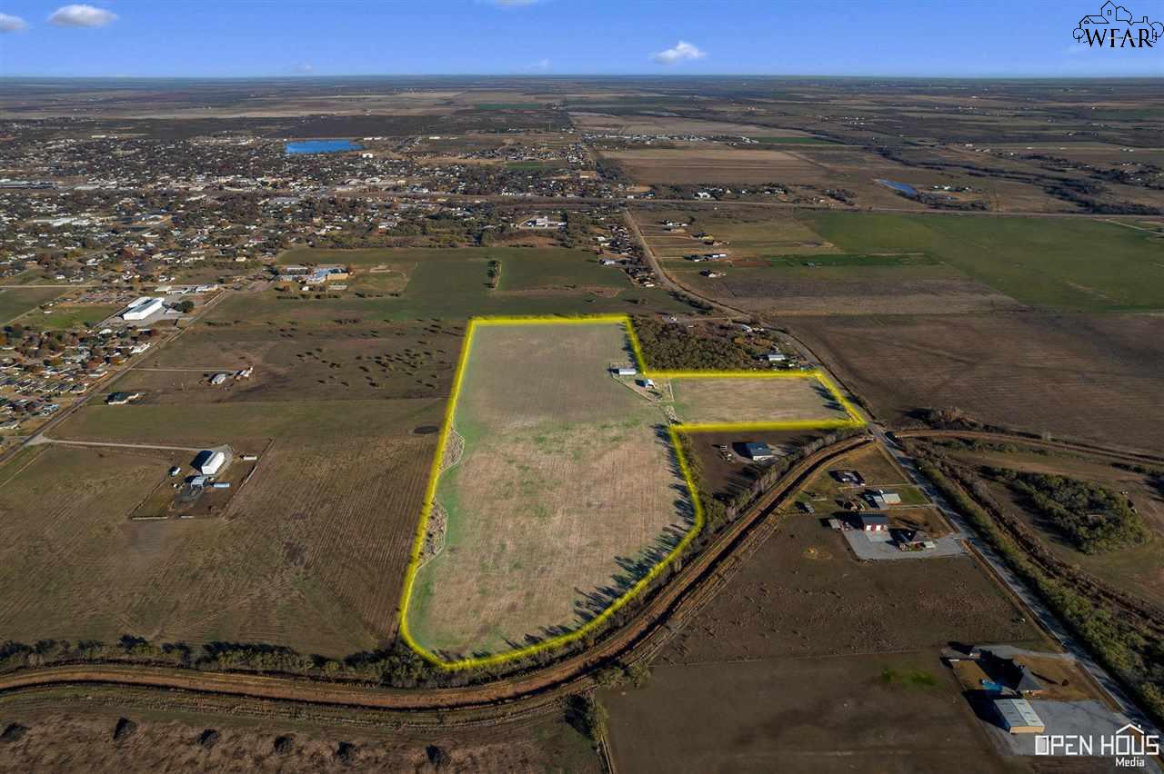 1318 S Bell Road, Iowa Park, Texas image 6