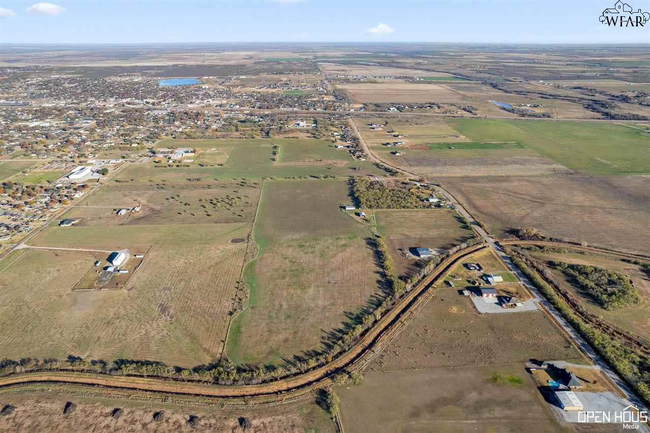 1318 S Bell Road, Iowa Park, Texas image 5