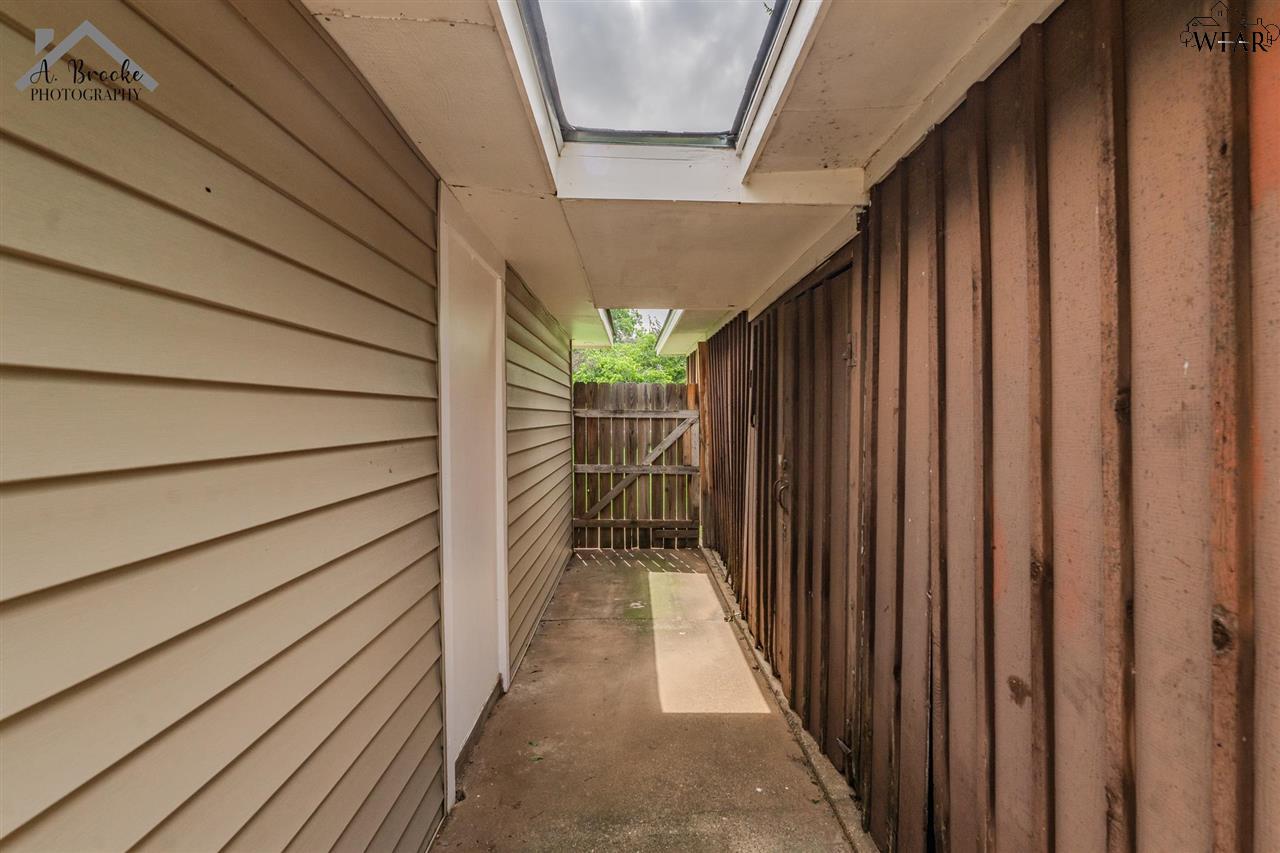 703 Sycamore Drive, Burkburnett, Texas image 29