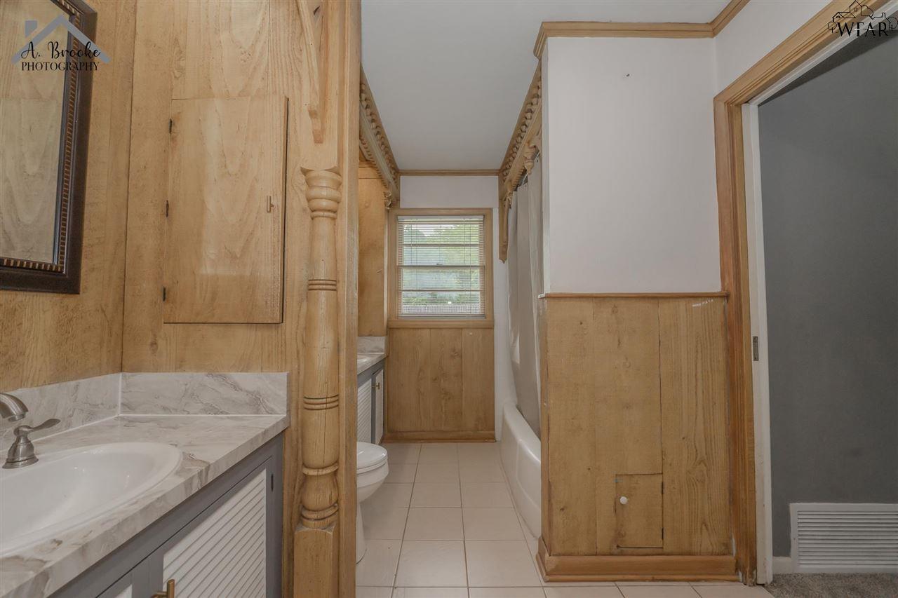 703 Sycamore Drive, Burkburnett, Texas image 23