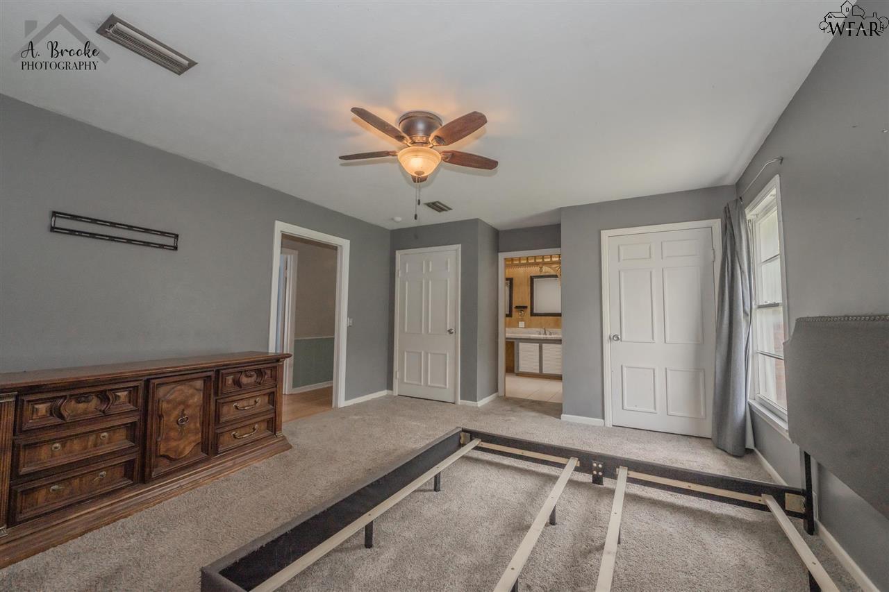 703 Sycamore Drive, Burkburnett, Texas image 21