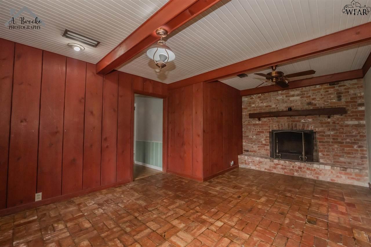 703 Sycamore Drive, Burkburnett, Texas image 14