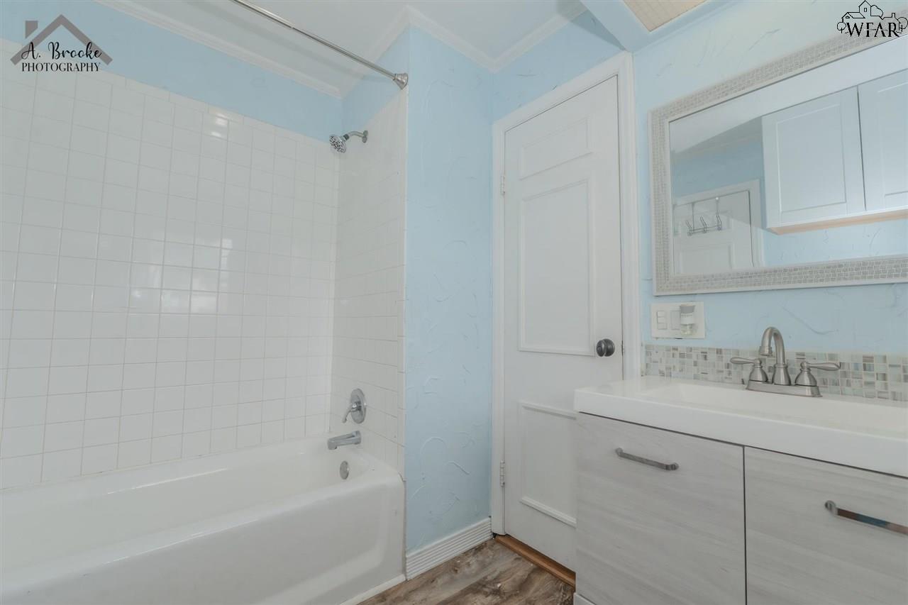 703 Sycamore Drive, Burkburnett, Texas image 17