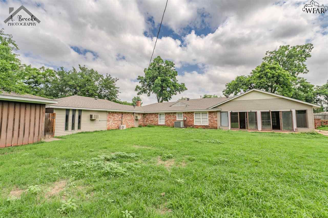 703 Sycamore Drive, Burkburnett, Texas image 30