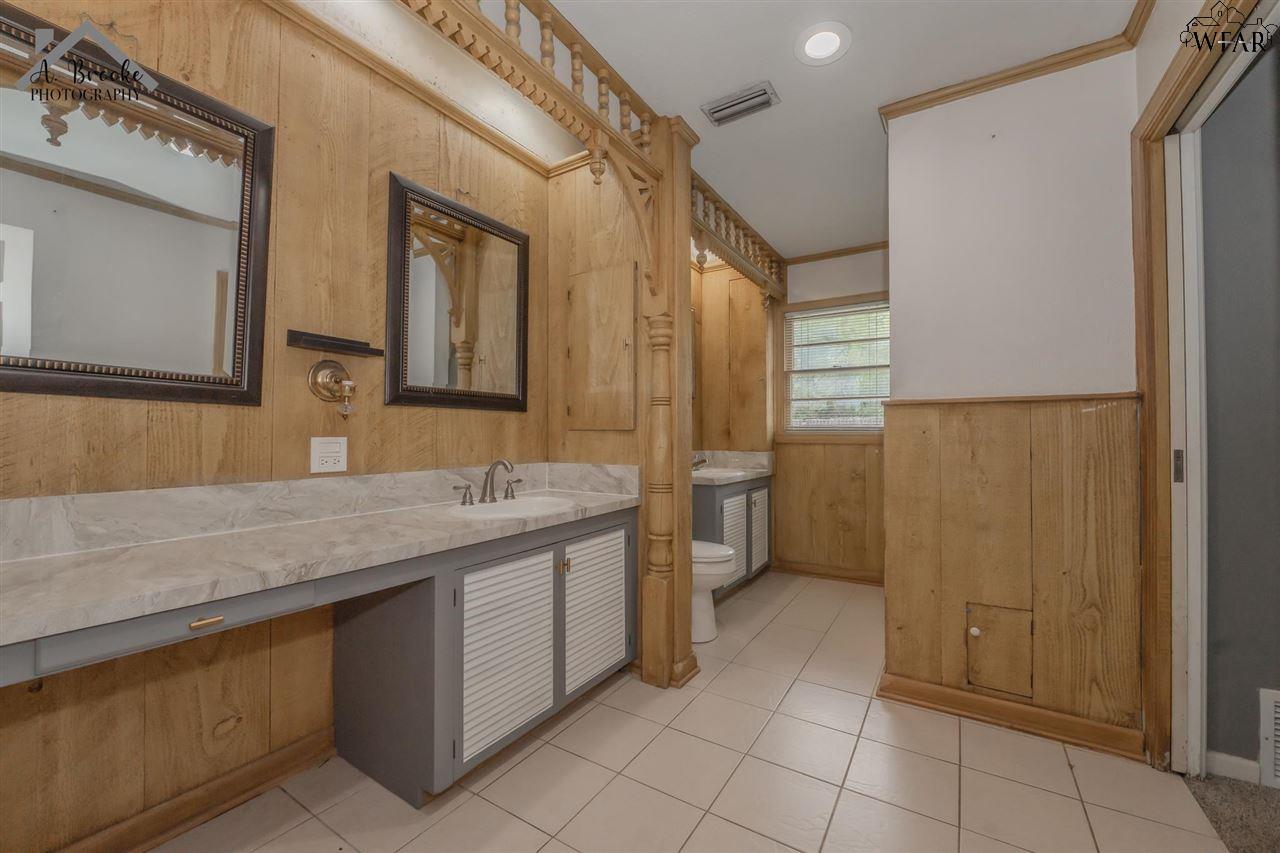 703 Sycamore Drive, Burkburnett, Texas image 22