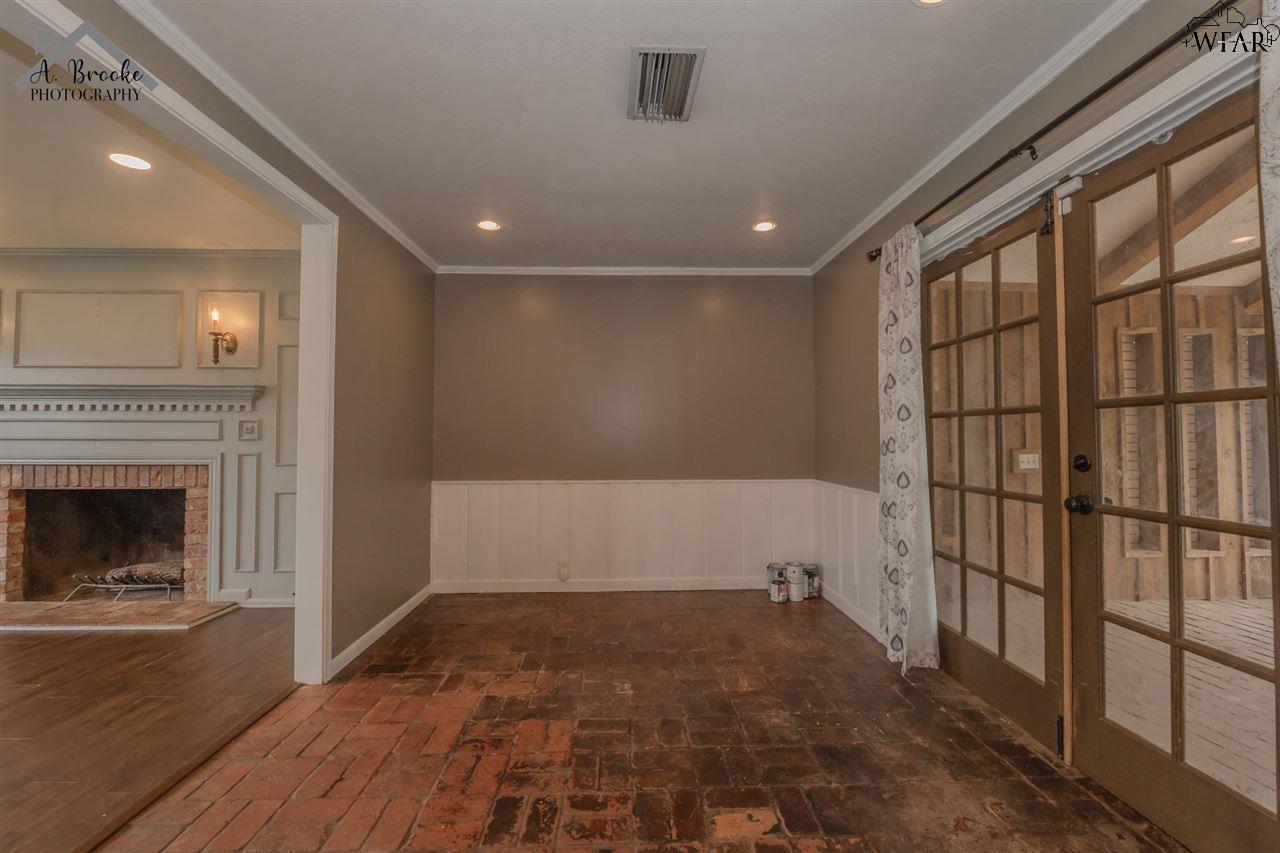 703 Sycamore Drive, Burkburnett, Texas image 9
