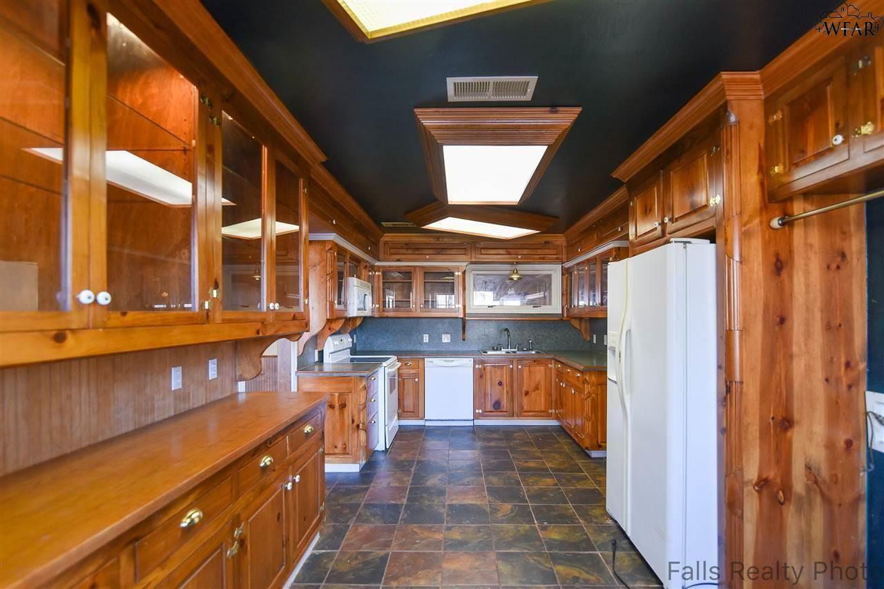 4304 Wynnwood Drive, Wichita Falls, Pennsylvania image 3
