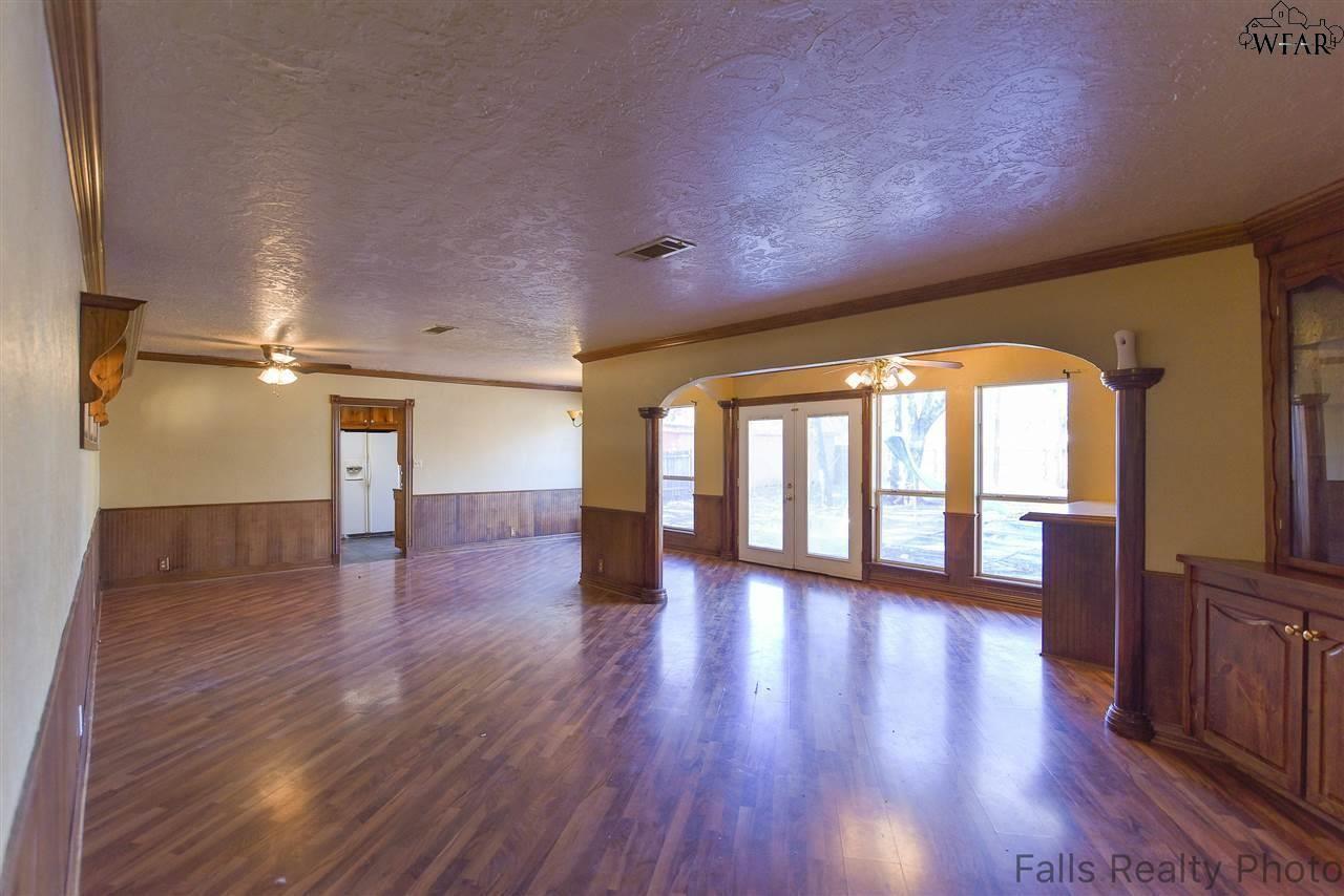 4304 Wynnwood Drive, Wichita Falls, Pennsylvania image 2
