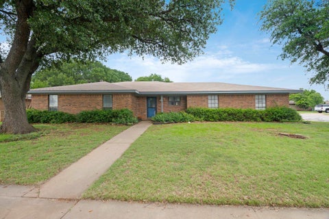 Homes For Sale - 5131 Edgecliff Drive<br/> Wichita County, Wichita Falls, TX 76302