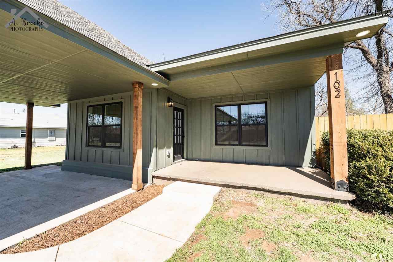 102 W Magnolia Avenue, Iowa Park, Texas image 2