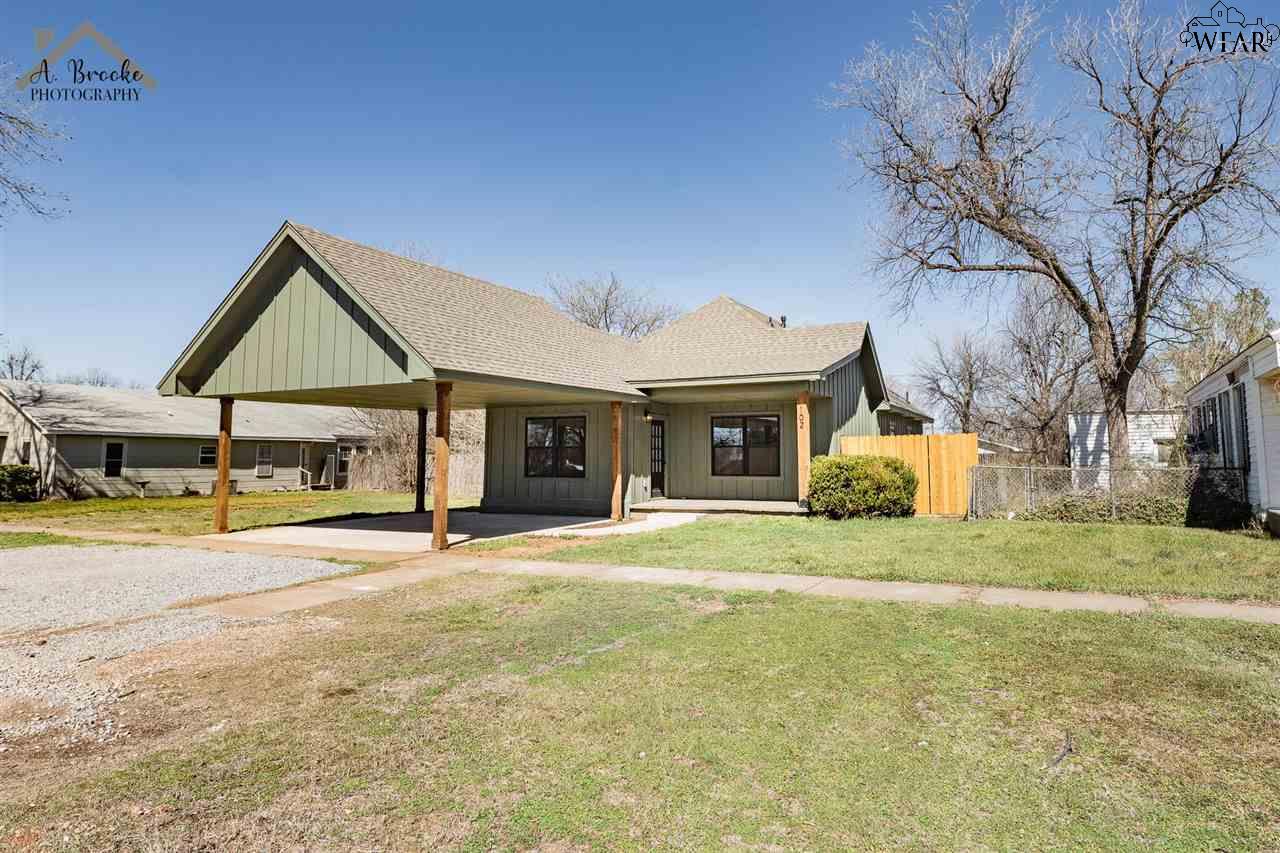 102 W Magnolia Avenue, Iowa Park, Texas image 1