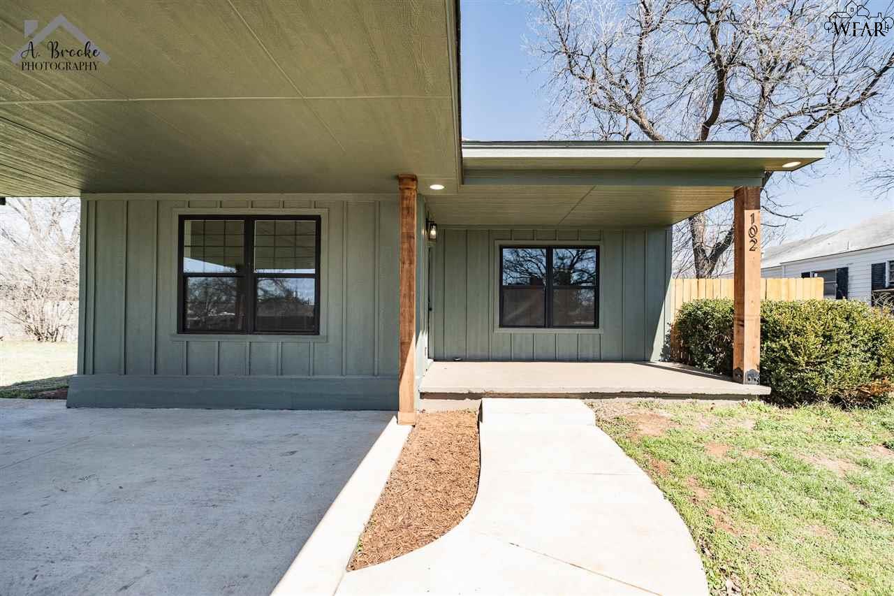 102 W Magnolia Avenue, Iowa Park, Texas image 3
