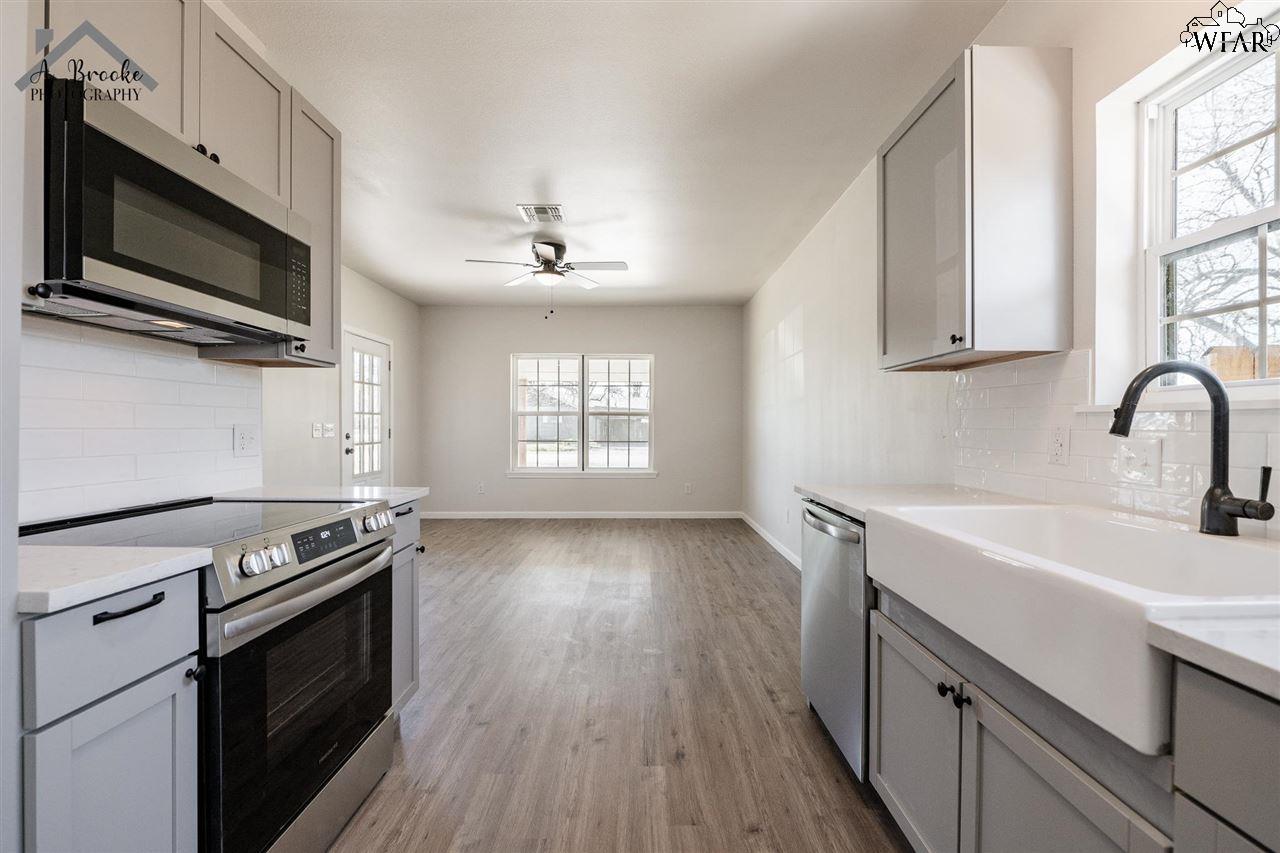 102 W Magnolia Avenue, Iowa Park, Texas image 12