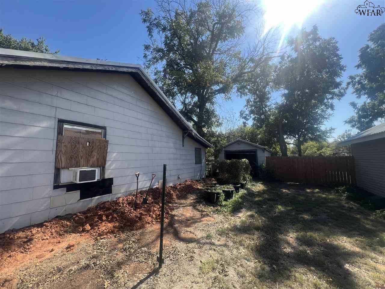 412 W Main Street, Archer City, Texas image 3
