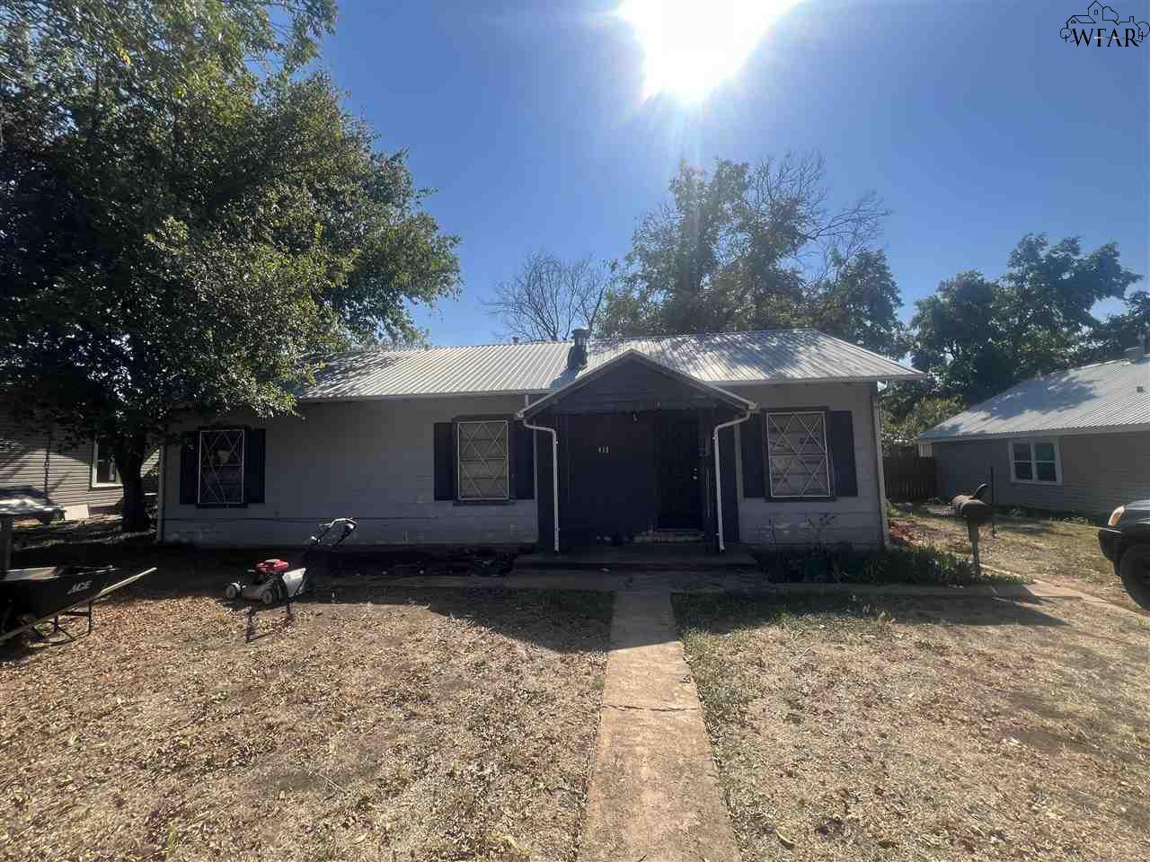 412 W Main Street, Archer City, Texas image 1