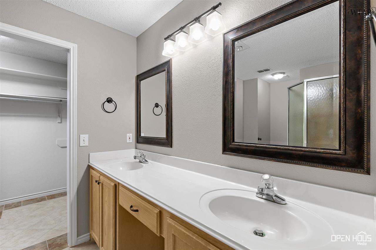 5509 Long Leaf Drive, Wichita Falls, Texas image 14