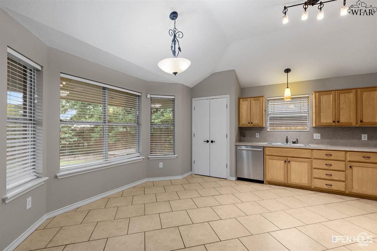 5509 Long Leaf Drive, Wichita Falls, Texas image 6