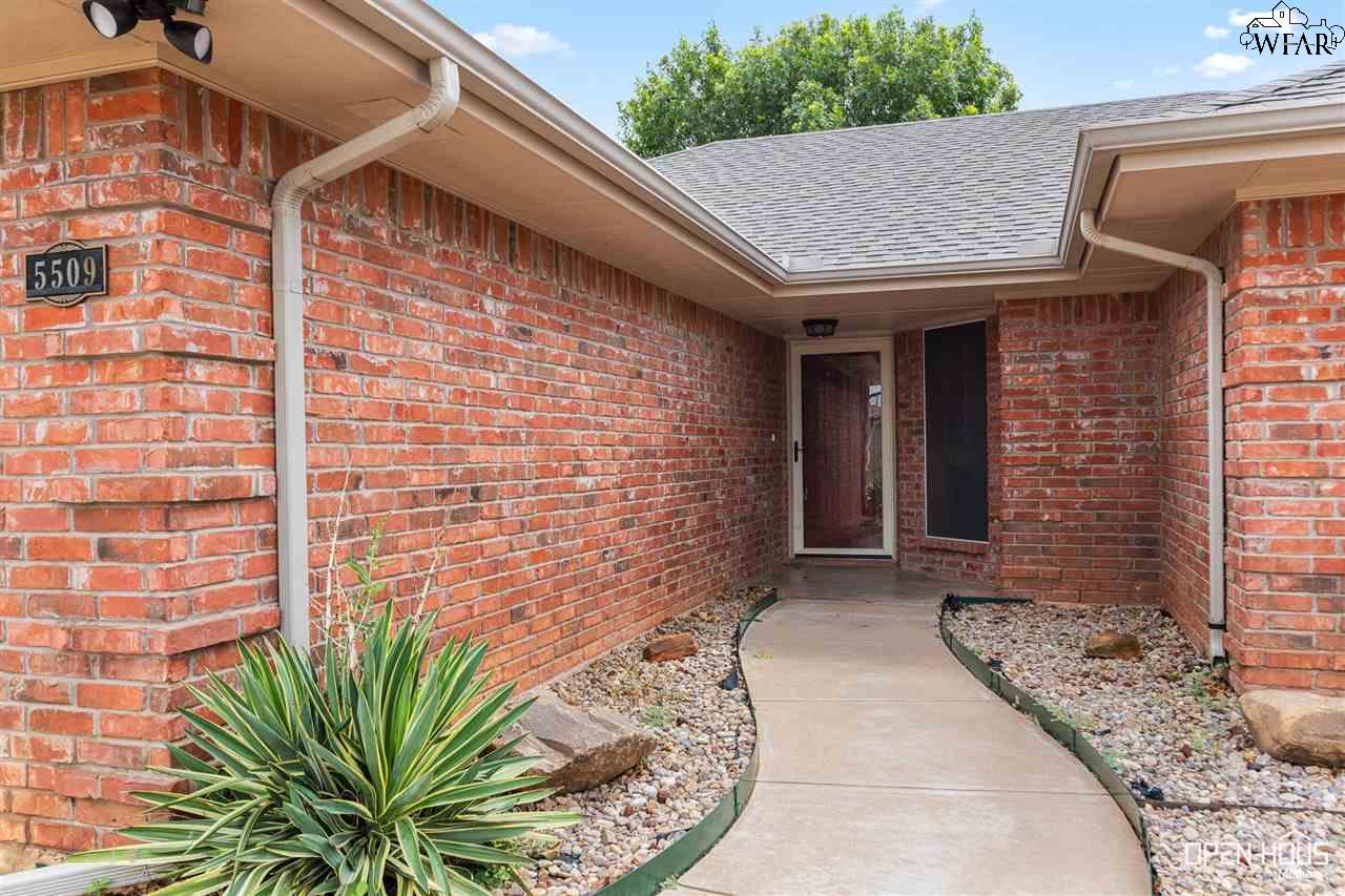 5509 Long Leaf Drive, Wichita Falls, Texas image 2