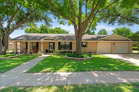 Homes For Sale - 2605 San Simeon Drive<br/> Wichita Falls, TX 76308
