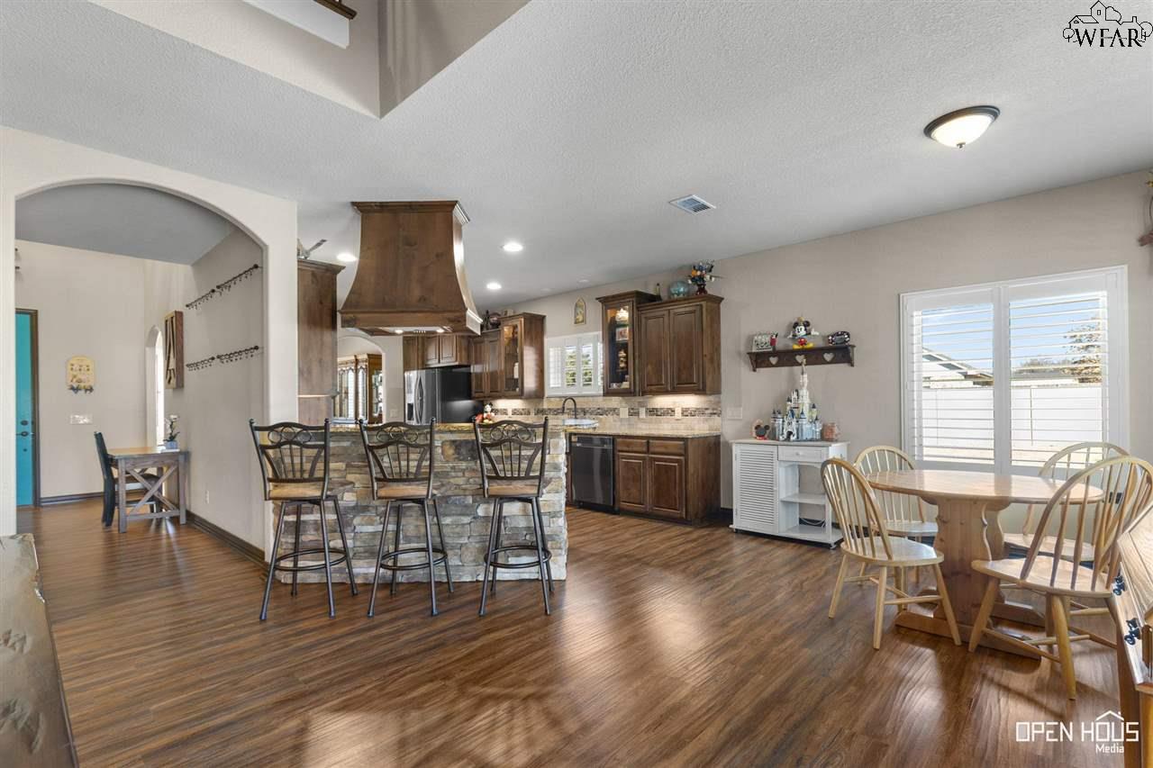 1105 N 1st Street, Iowa Park, Texas image 7