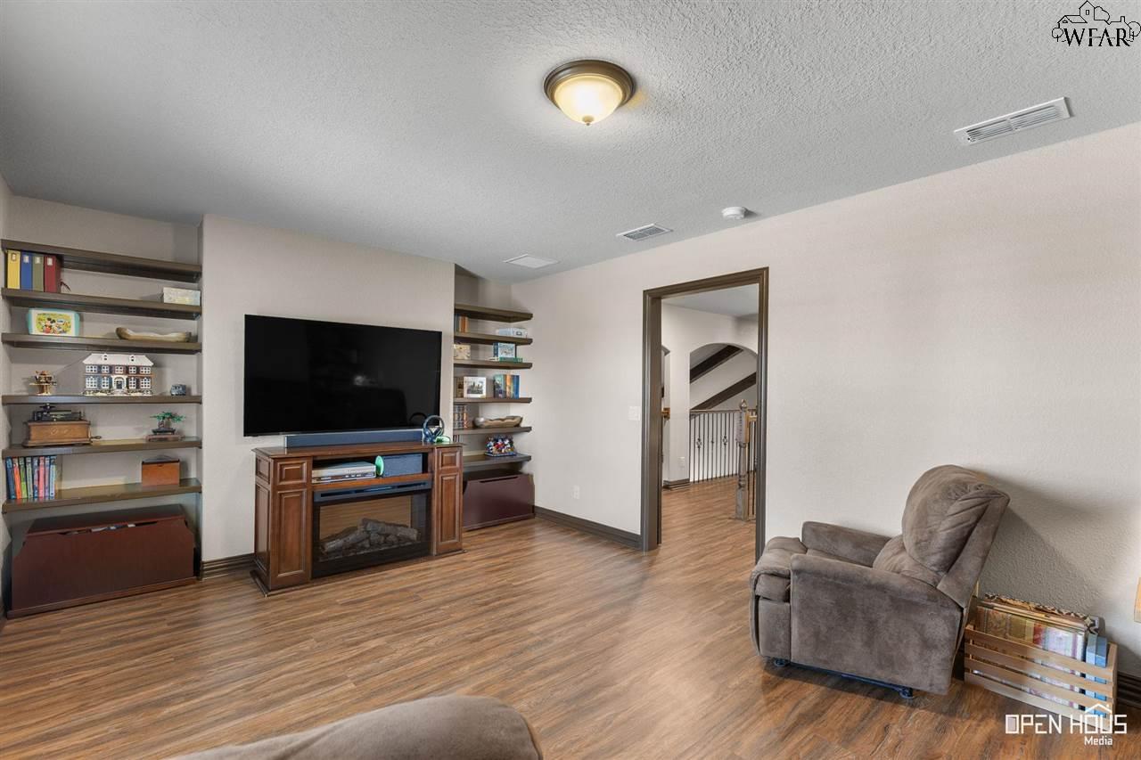 1105 N 1st Street, Iowa Park, Texas image 16