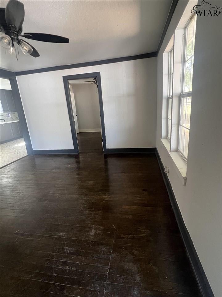 503 E Ruby Avenue, Iowa Park, Texas image 2