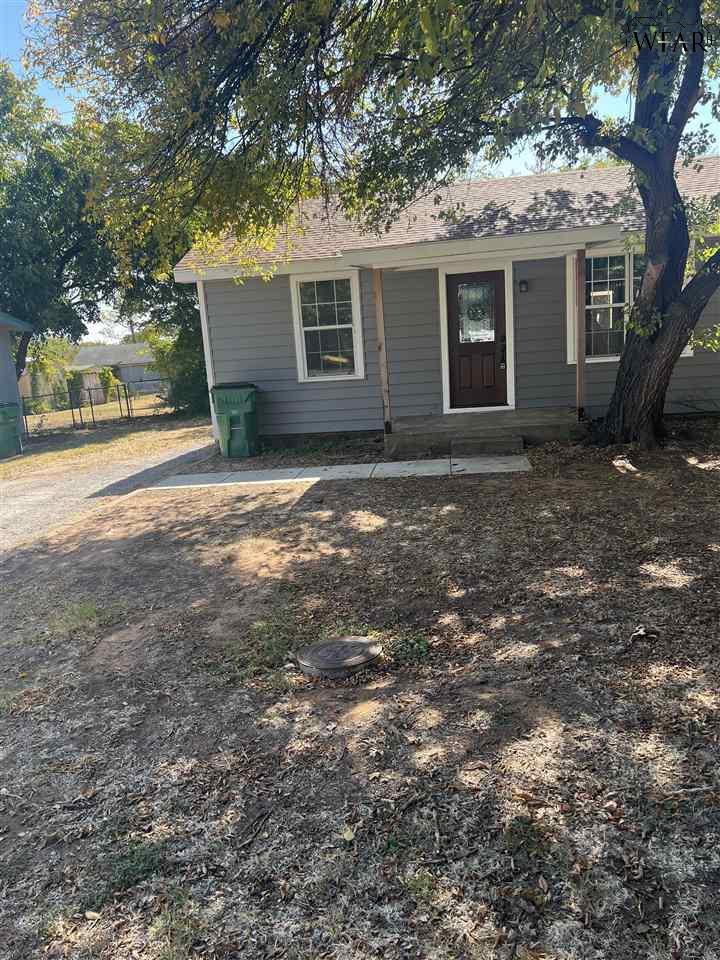 503 E Ruby Avenue, Iowa Park, Texas image 1